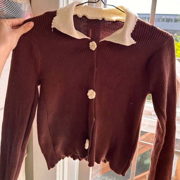 Cute sweater - Picture 1 of 3